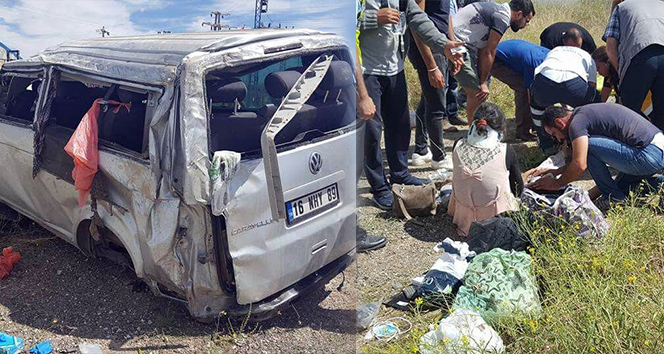 Eskişehir&#039;de feci kaza: 3 ölü, 7 yaralı