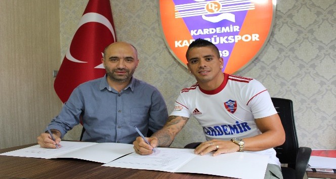 Karabükspor, Trabzonspor’dan Ibanez’i renklerine kattı