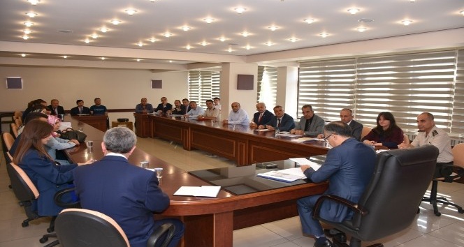 Vali Çeber başkanlığında eğitim öğretim yılı toplantısı yapıldı