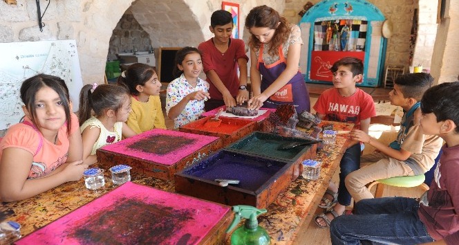 Mülteci çocuklar Mardin Müzesi etkinliklerine katıldı