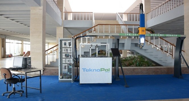 Selçuk’tan, sanayide operatör ihtiyacına robotlu çözüm