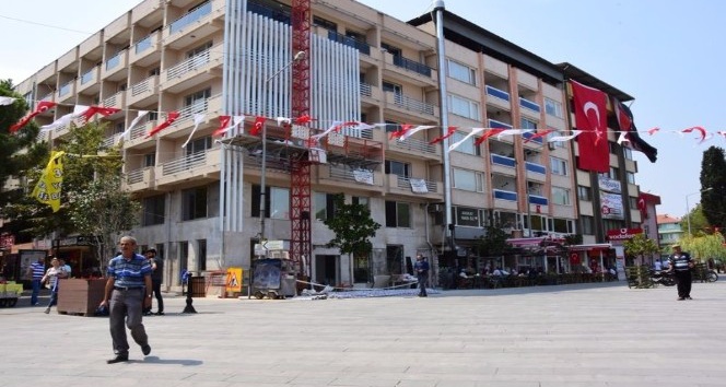 Alaşehir Belediyesi yeni hizmet binası için gün sayıyor