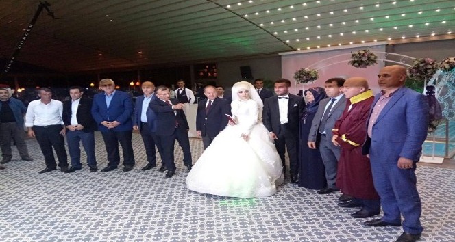 Doğan ve Burucu ailelerinin mutlu günü