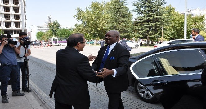 Ruanda Ankara Büyükelçisi Williams Nkurinziza’nın Uşak ziyareti