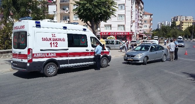 Karaman’da otomobilin çarptığı yaşlı kadın yaralandı