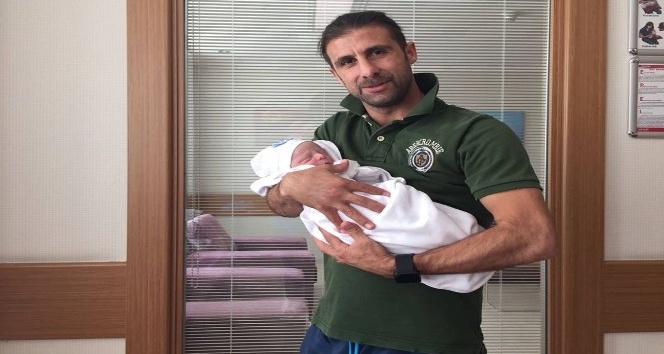 Elazığspor’un kaptanı ikinci kez baba oldu