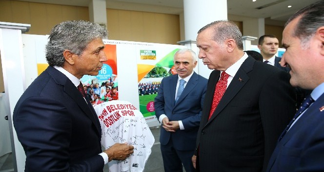 Fatih Belediyesine Cumhurbaşkanı Erdoğan’dan ödül