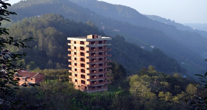 Trabzon’da sosyal medyada gündem olan 9 katlı binada gerçek ortaya çıktı