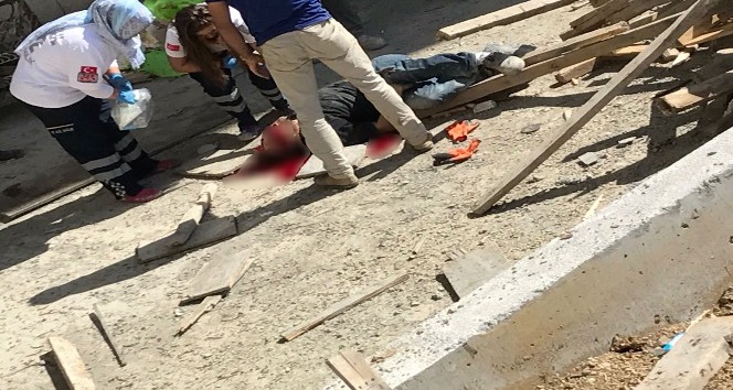 (Özel haber) Suriyeli inşaat işçisi iskelesi olmayan inşaatın 7’inci katından beton zemine düştü