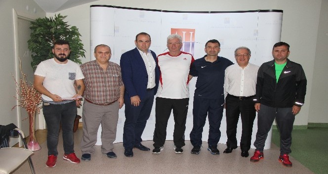 Yeni Teknik Direktör İsmail Ertekin ve ekibi, sağlık kontrolünden geçti