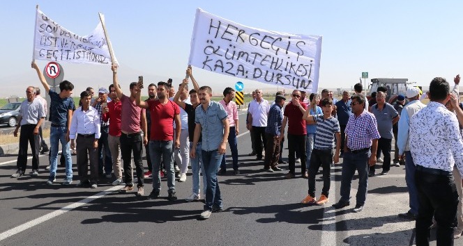 Aksaray’da köy halkı karayolunu trafiğe kapattı