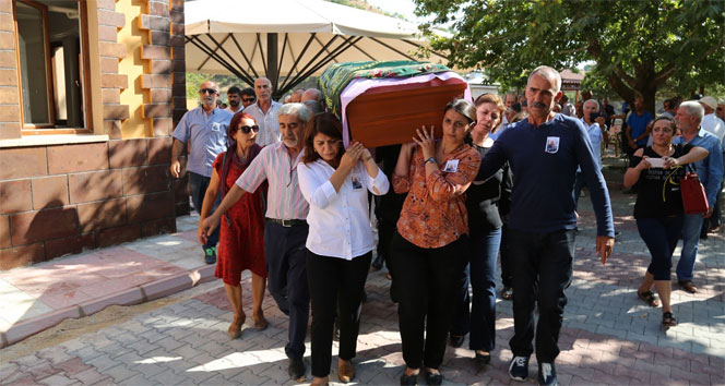 HDP&#039;li Tuğluk’un annesinin cenazesi Tunceli’de toprağa verildi