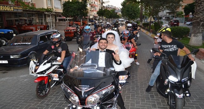 Nazilli’de motosikletli düğün konvoyu