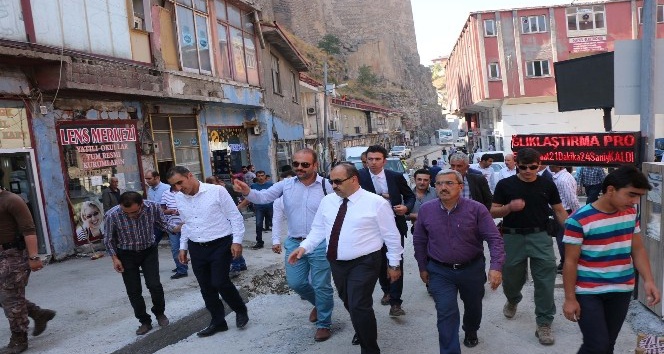 Vali Ustaoğlu, sokak sağlıklaştırma çalışmalarını inceledi