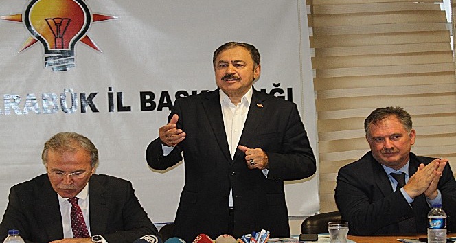 Bakan Eroğlu, MHP’li Belediyeyi ziyaret etti
