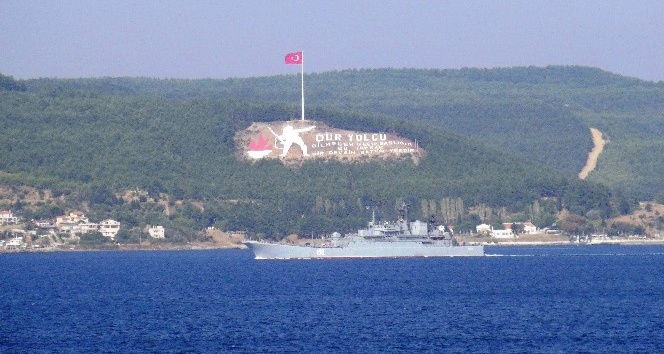 Rus savaş gemisi Çanakkale Boğazı’ndan geçti