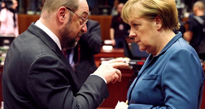 Merkel: AB-Türkiye ilişkilerini askıya alabiliriz