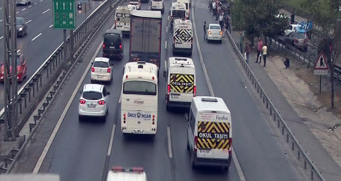 İstanbul&#039;da okul trafiği yoğunluğu