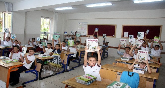52 bin Türk ve Suriyeli öğrenci ders başı yaptı