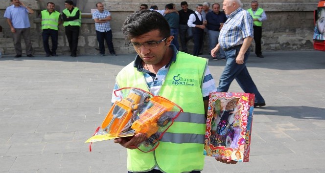 Sivas’tan Suriyeli çocuklara oyuncak yardımı