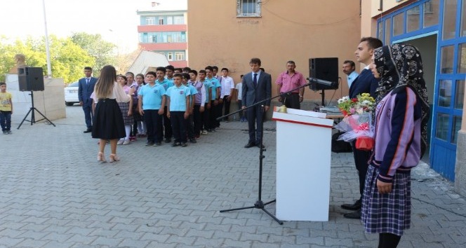 Tuzluca’da İlköğretim haftası kutlandı