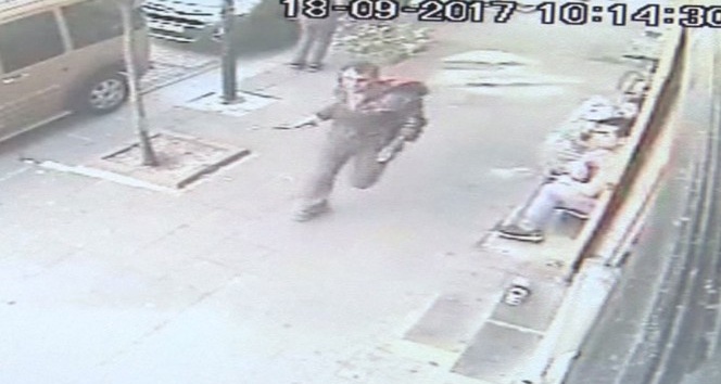 (Özel) Zeytinburnu’nda onlarca kişinin önünde Suriyeli şahıs bacanağını bıçakladı