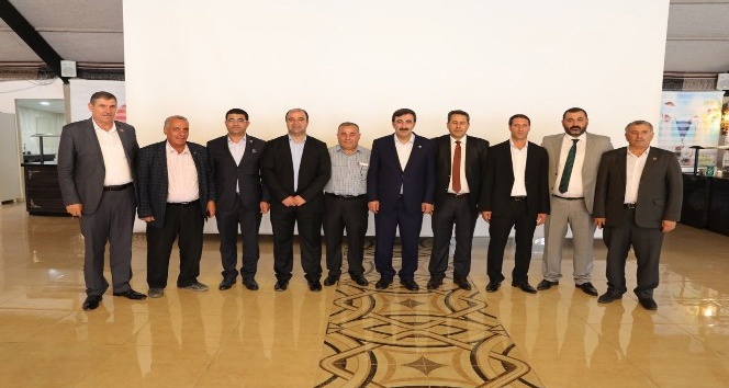 AK Parti Genel Başkan Yardımcısı Yılmaz meclis üyeleriyle bir araya geldi