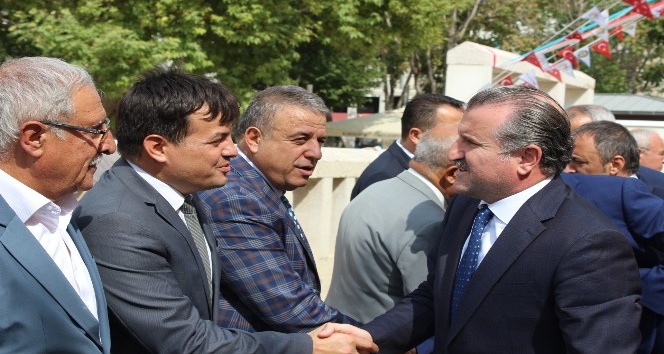 Gençlik ve Spor Bakanı’na 40 davul-zurna ile karşılama