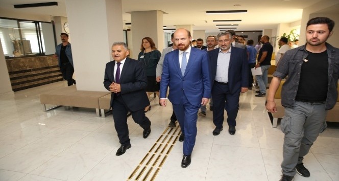 Bilal Erdoğan Melikgazi İletişim Merkezi’ni Gezdi