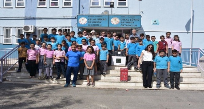 Alaşehir Belediyesi en çok atık pil toplayan okulları ödüllendirdi