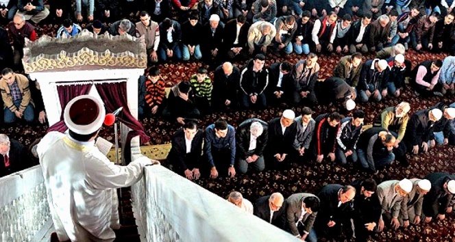 Cuma hutbesi değişti