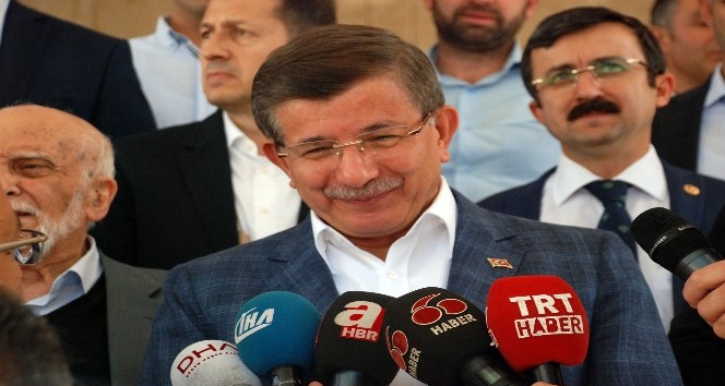 Eski Başbakan Ahmet Davutoğlu Tokat’ta