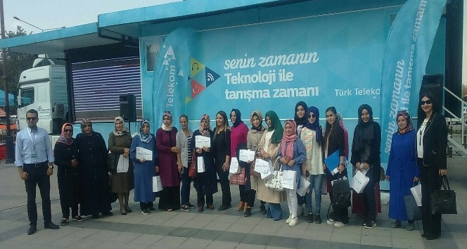 Erzurumlu kadınlar temel internet kullanımını öğrendi