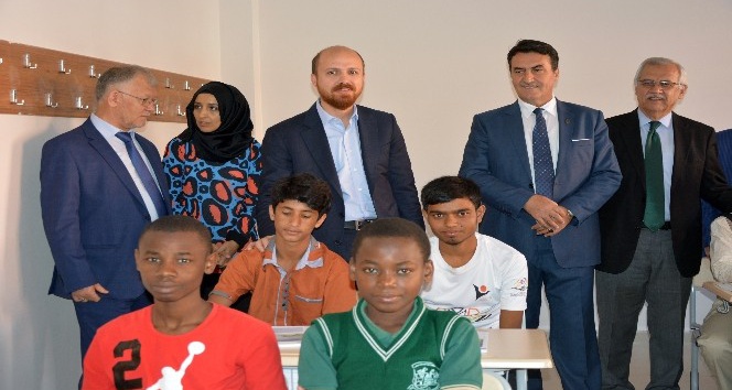 Bilal Erdoğan Bursa’da öğrencilerle bir araya geldi