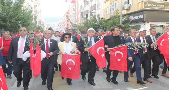 Zeytin Festivalinde Renkli Yürüyüş