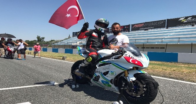 Türkiye ve Avrupa motosiklet şampiyonu Ali Efe Yeğin: