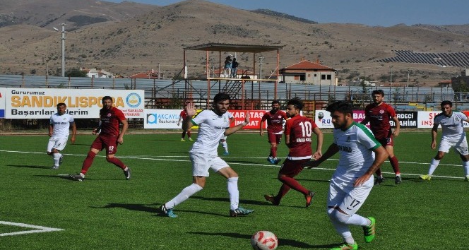 Sandıklıspor, Şuhut Belediye Hisarspor maçı golsüz tamamlandı