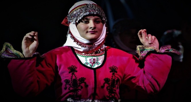 Türkiye 13. Halk Oyunları Şenliğinin şampiyonu Malatya