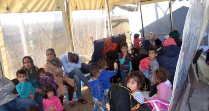 Kuşadası’nda 25’i çocuk 64 kaçak göçmen yakalandı