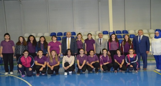 Vali Güvençer Akhisar’da temaslarda bulundu