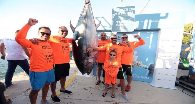 Uluslararası Balıkçılık Turnuvası’nda 295 kiloluk dev balık