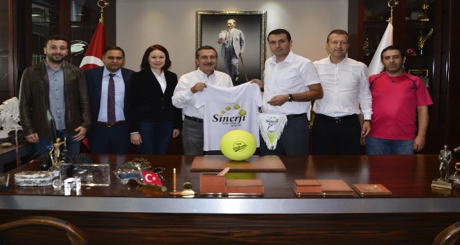 Sinerji Tenis Kulübü’nden Başkan Ataç’a ziyaret