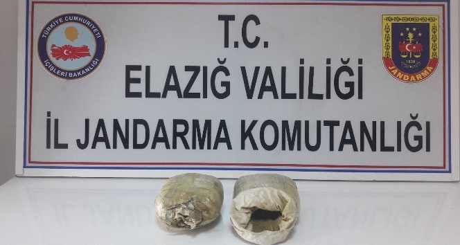 Elazığ’da 2 şüpheli 2,5 kilogram toz esrarla yakalandı