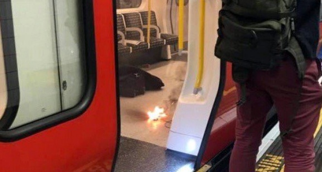 Londra’da metro istasyonunda panik