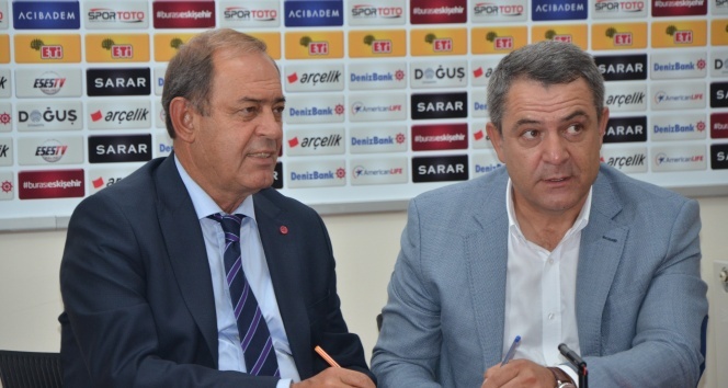 Yücel İldiz Eskişehirspor&#039;a 1 yıllık imzayı attı