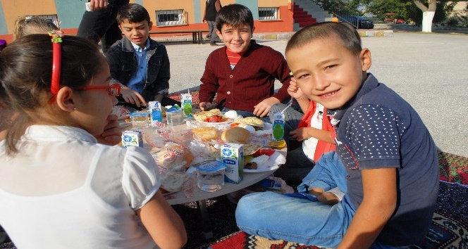 Burdur’da çocuklara kahvaltının önemi uygulamalı anlatıldı
