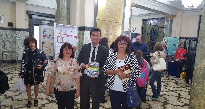 Türk akademisyen yeni kitabını Bulgaristan’da tanıttı