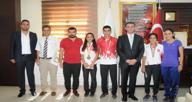 Kayapınar Belediye Başkan Vekili Balcı, başarılı sporcuları ağırladı
