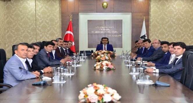 Vali Güzeloğlu, TİOSB müteşebbis heyeti ve yönetim kurulu toplantısına başkanlık yaptı