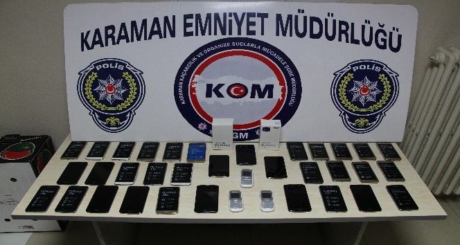Karaman’da çok sayıda kaçak cep telefonu ele geçirildi